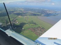 Nordsee 2017 (147)  sdlich von Wilhelmshafen, Flugplatz Wilhelmshafen mit Blick auf den Jadebusen